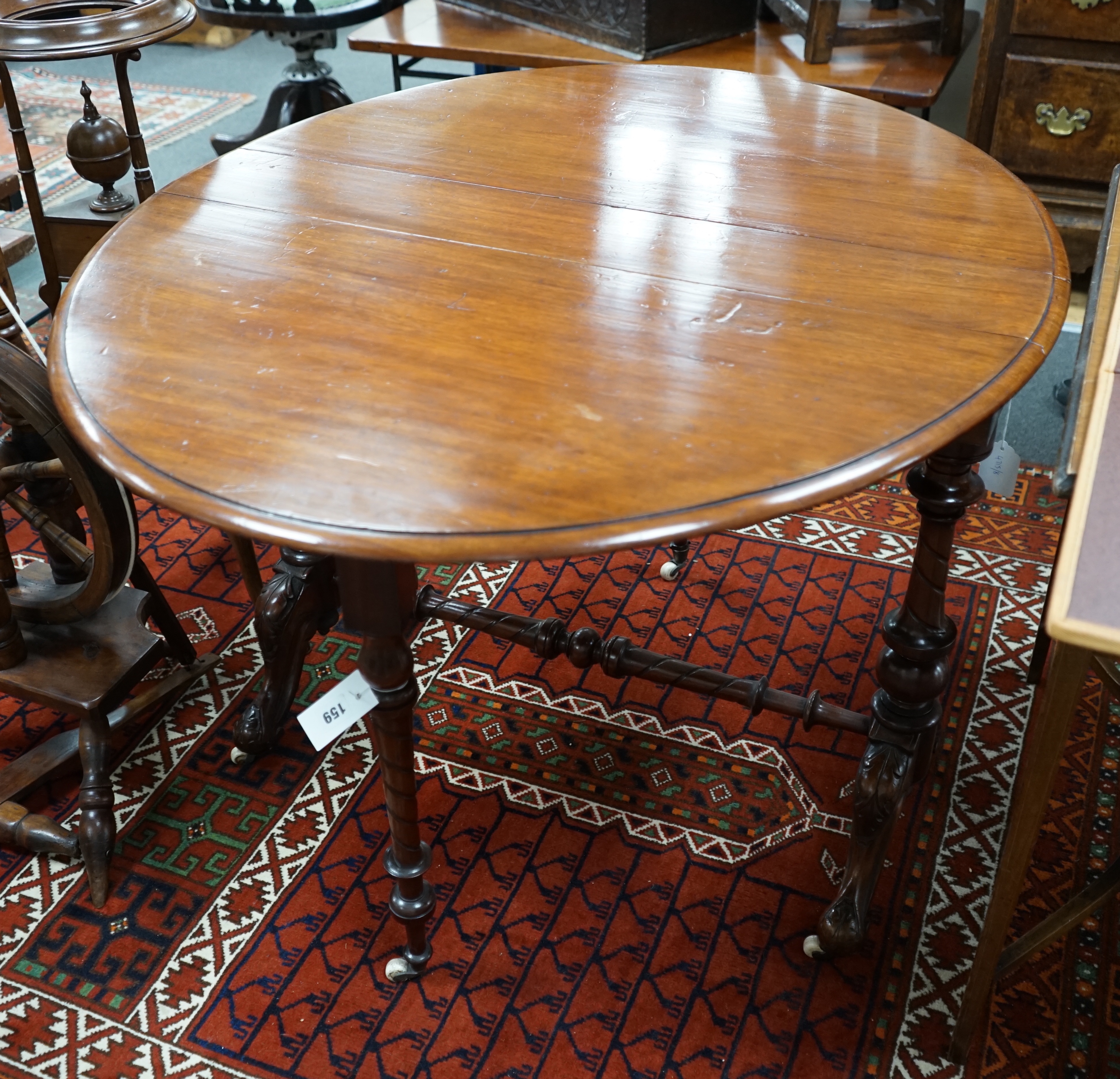 A Victorian oval mahogany Sutherland table, 102cm extended, width 90cm height 68cm